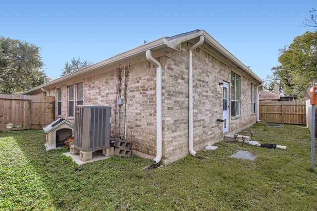 1816 Sherwood Forest Circle, League City, TX 77573