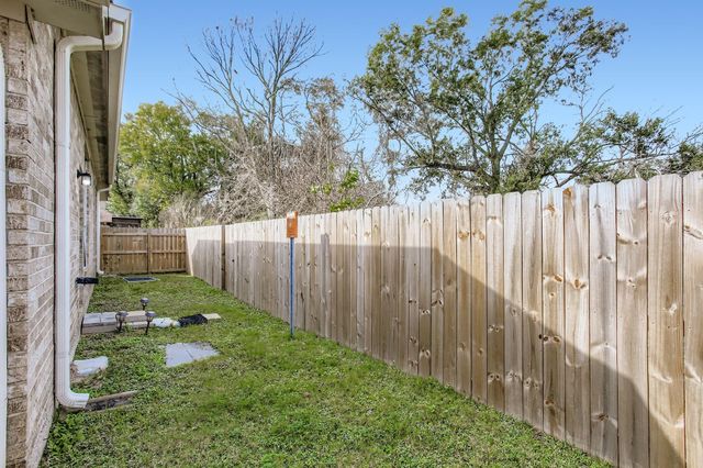 1816 Sherwood Forest Circle, League City, TX 77573