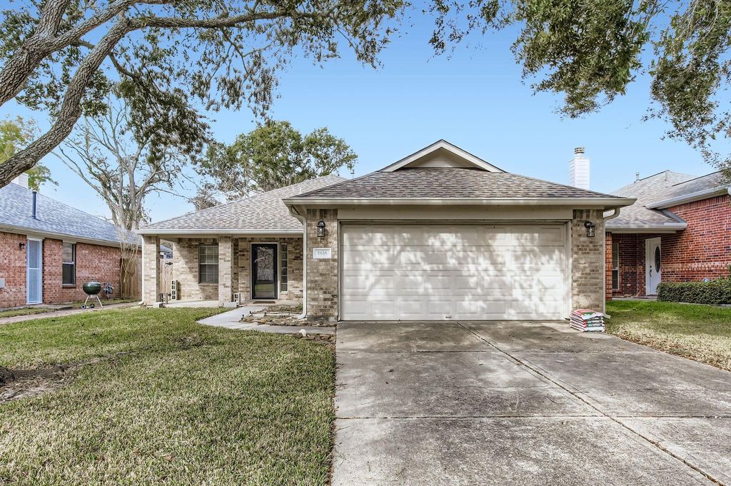 1816 Sherwood Forest Circle, League City, TX 77573