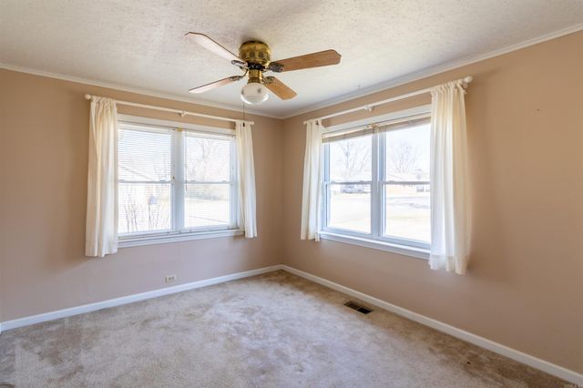 1711 W Cline St, Clarksville, AR 72830