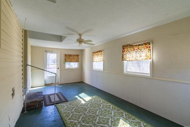 1711 W Cline St, Clarksville, AR 72830