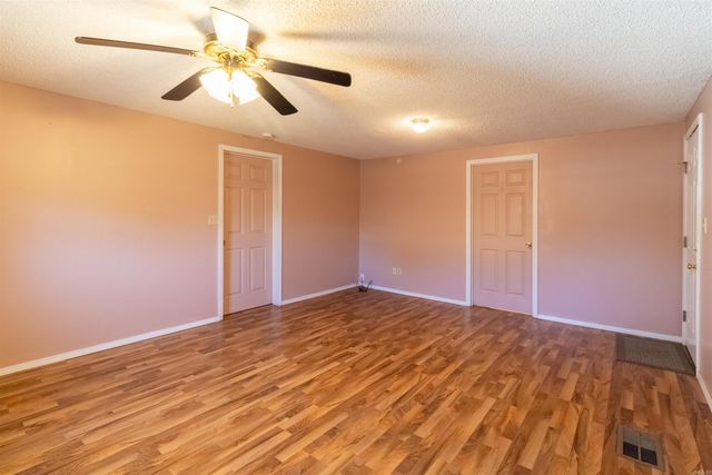 1711 W Cline St, Clarksville, AR 72830