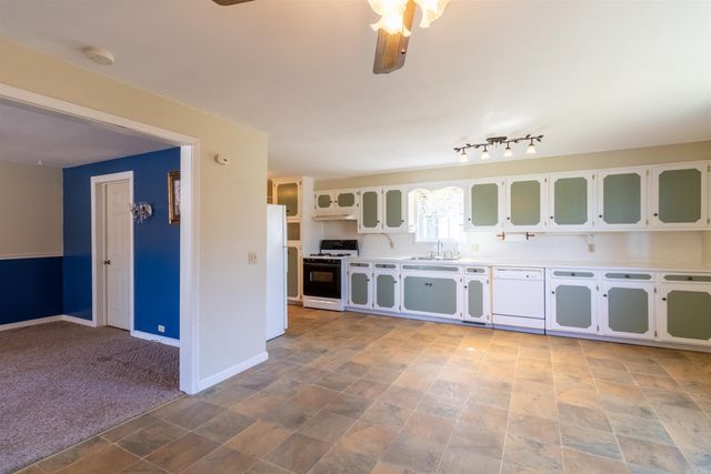 1711 W Cline St, Clarksville, AR 72830