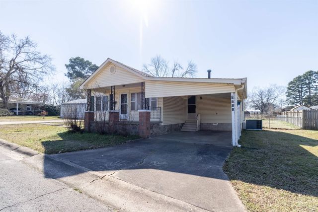 1711 W Cline St, Clarksville, AR 72830