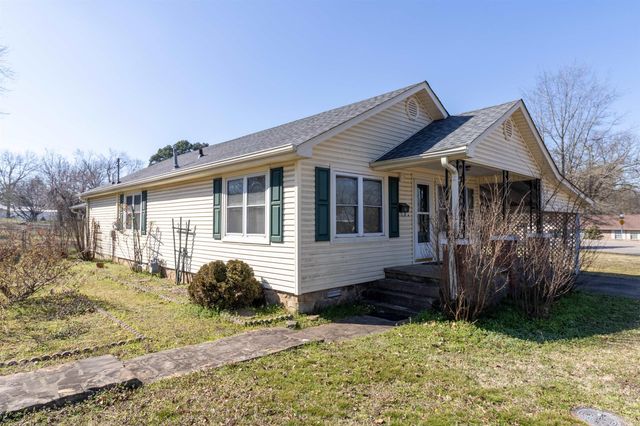 1711 W Cline St, Clarksville, AR 72830