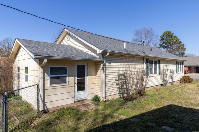 1711 W Cline St, Clarksville, AR 72830