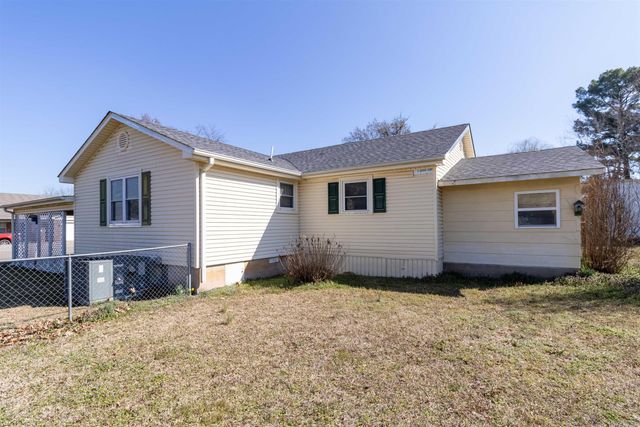 1711 W Cline St, Clarksville, AR 72830