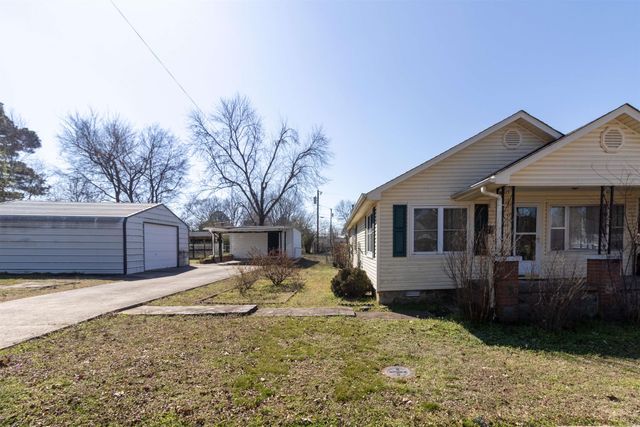 1711 W Cline St, Clarksville, AR 72830