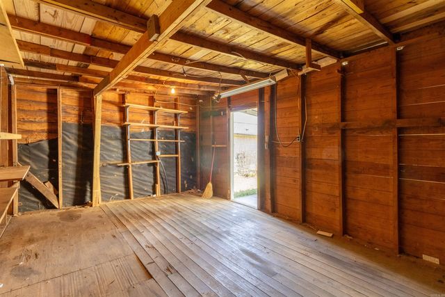 1711 W Cline St, Clarksville, AR 72830