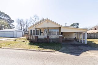 1711 W Cline St, Clarksville, AR 72830