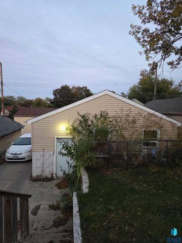610 S Grange Ave Avenue, Sioux Falls, SD 57104