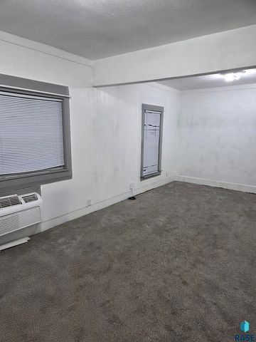 610 S Grange Ave Avenue, Sioux Falls, SD 57104