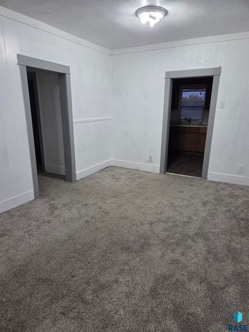 610 S Grange Ave Avenue, Sioux Falls, SD 57104