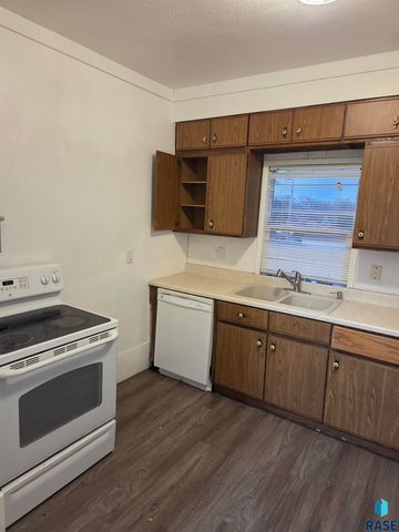 610 S Grange Ave Avenue, Sioux Falls, SD 57104