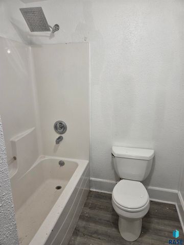 610 S Grange Ave Avenue, Sioux Falls, SD 57104