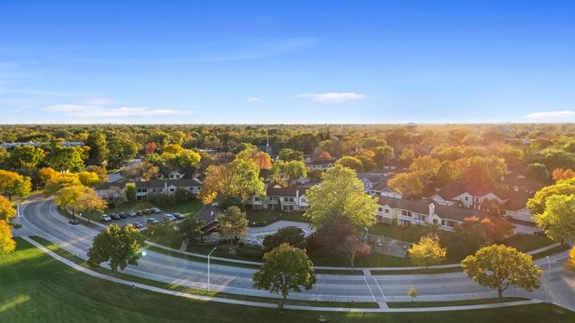 1168 Northbury Lane B1, Wheeling, IL 60090