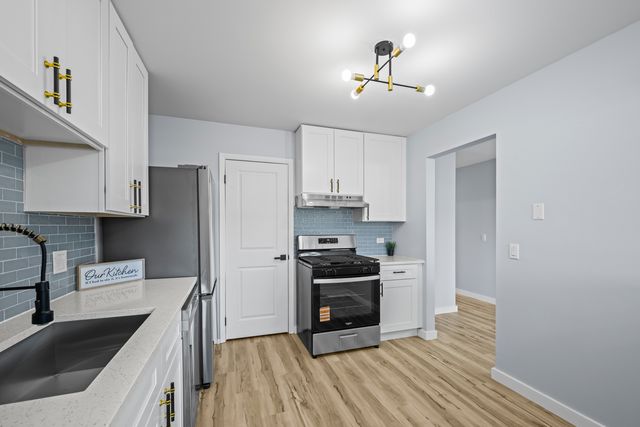 1168 Northbury Lane B1, Wheeling, IL 60090