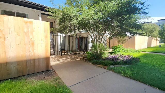 2627 Douglas Avenue 121, Dallas, TX 75219