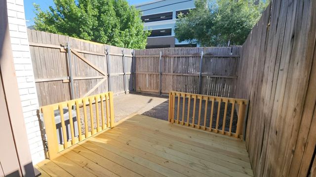 2627 Douglas Avenue 121, Dallas, TX 75219