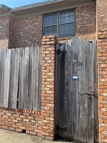 1294 Speight Avenue, Waco, TX 76706