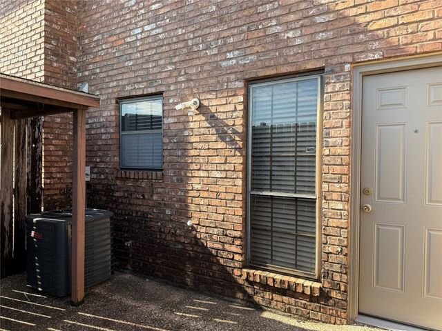 1294 Speight Avenue, Waco, TX 76706