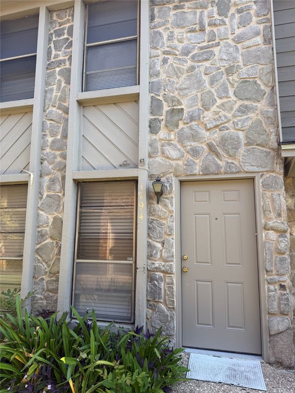 1294 Speight Avenue, Waco, TX 76706