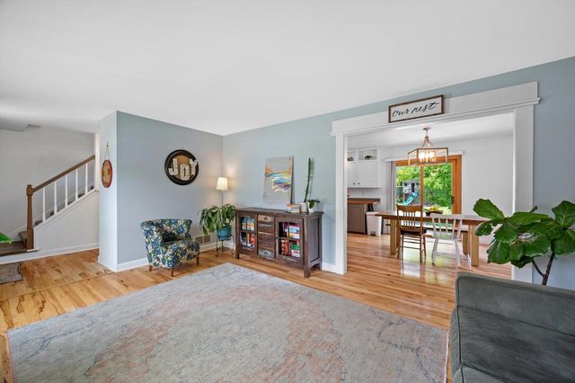 8730 S Fieldpointe DRIVE, Oak Creek, WI 53154