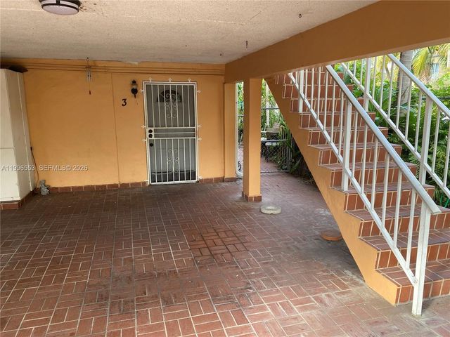 1051 SW 3rd St 3, Miami, FL 33130