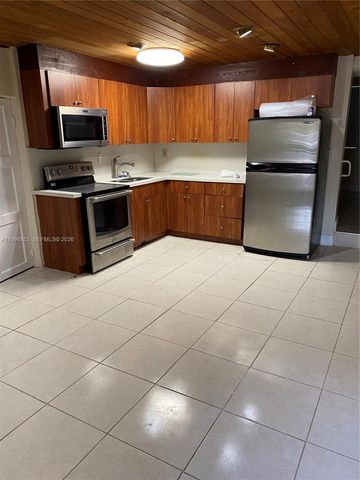 1051 SW 3rd St 3, Miami, FL 33130