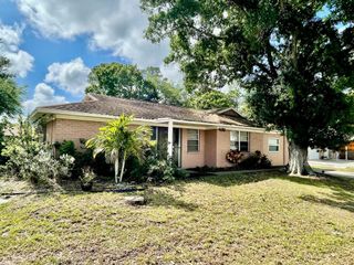 750 SW Port St Lucie Boulevard, Port St Lucie, FL 34953