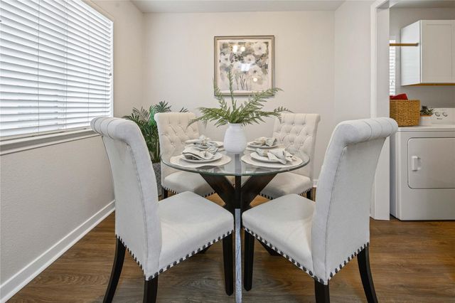 15121 Meredith LN, College Station, TX 77845