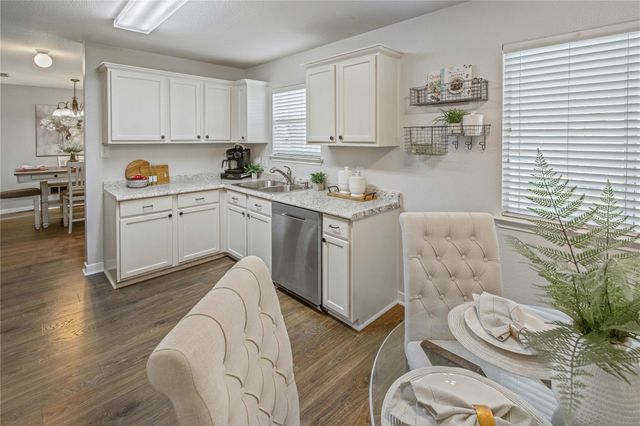 15121 Meredith LN, College Station, TX 77845