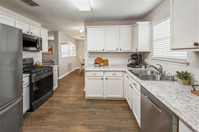 15121 Meredith LN, College Station, TX 77845