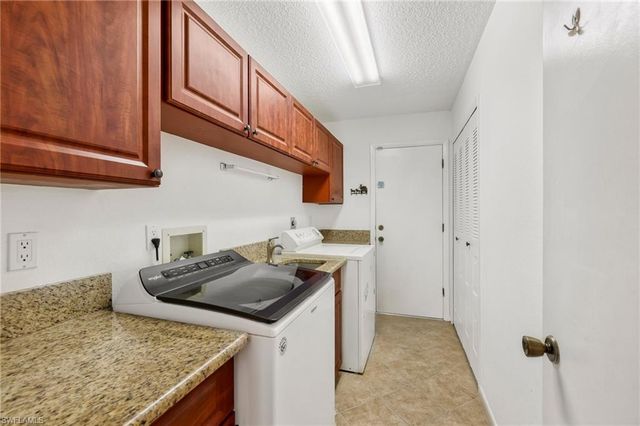 1381 N Brandywine CIR, Fort Myers, FL 33919