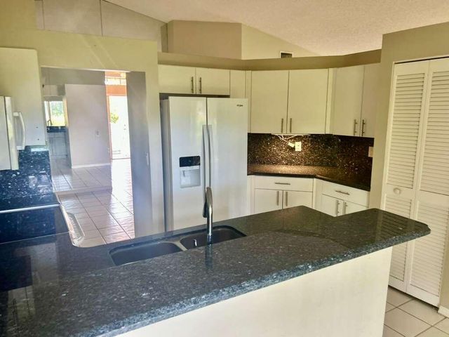 2585 NW 79th Avenue, Margate, FL 33063