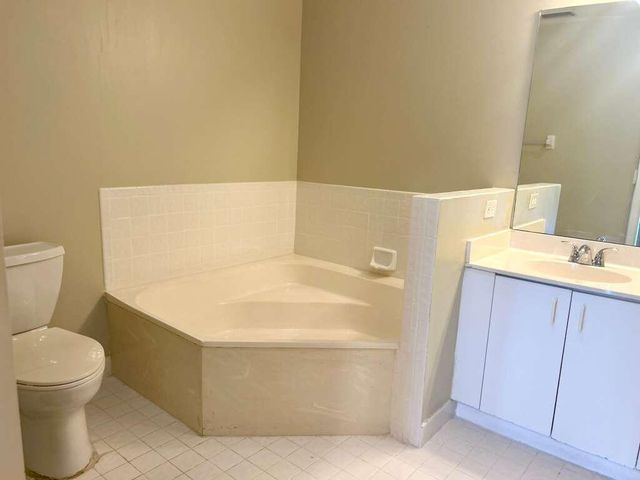 2585 NW 79th Avenue, Margate, FL 33063