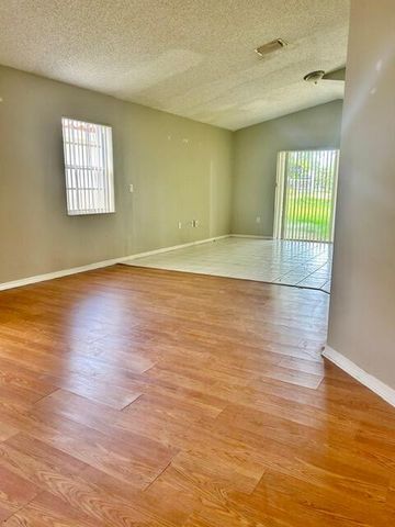 2585 NW 79th Avenue, Margate, FL 33063