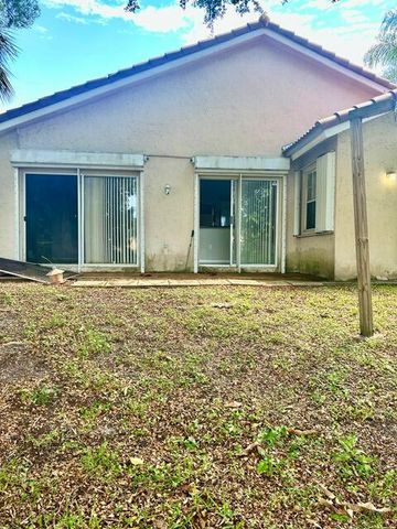 2585 NW 79th Avenue, Margate, FL 33063