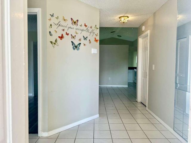 2585 NW 79th Avenue, Margate, FL 33063