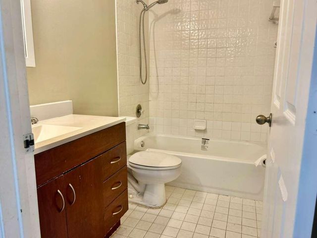 2585 NW 79th Avenue, Margate, FL 33063