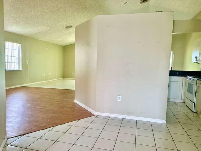2585 NW 79th Avenue, Margate, FL 33063