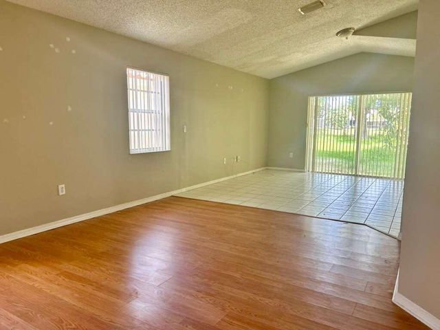 2585 NW 79th Avenue, Margate, FL 33063