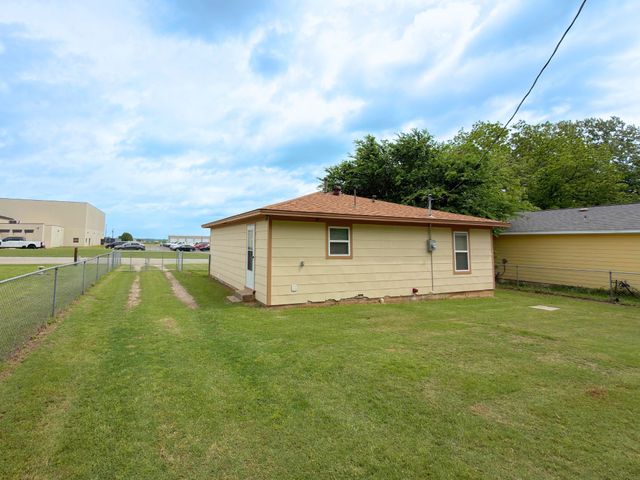 102 Ator Street, Lipan, TX 76462