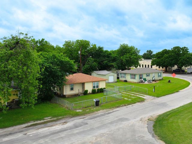 102 Ator Street, Lipan, TX 76462