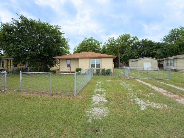 102 Ator Street, Lipan, TX 76462