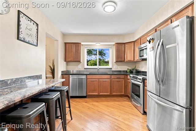801 W Long Lake Road 7, Bloomfield Hills, MI 48302
