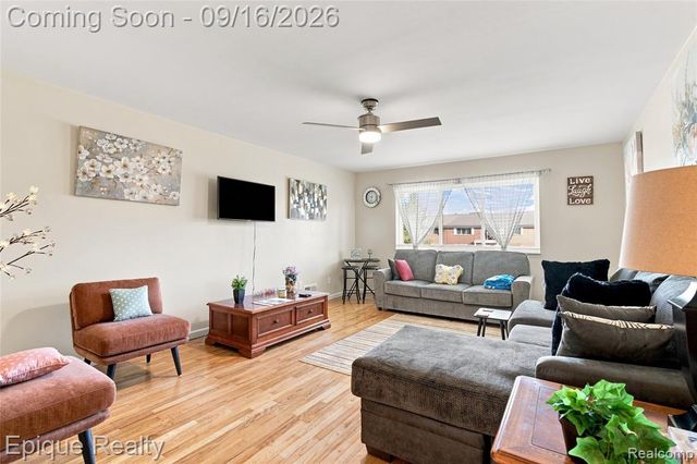801 W Long Lake Road 7, Bloomfield Hills, MI 48302