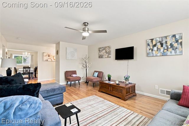 801 W Long Lake Road 7, Bloomfield Hills, MI 48302