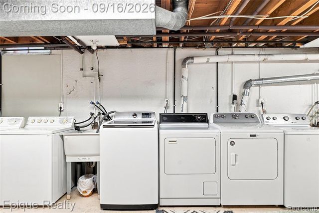 801 W Long Lake Road 7, Bloomfield Hills, MI 48302