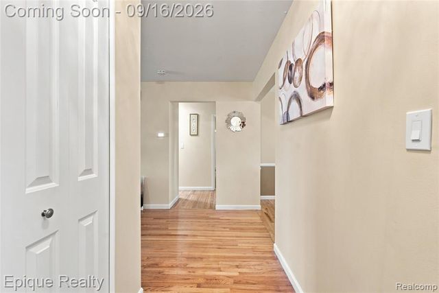 801 W Long Lake Road 7, Bloomfield Hills, MI 48302